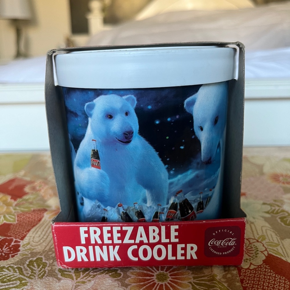 Coca-Cola Polar Bear Freezable Drink Cooler - 90’s vintage collectible